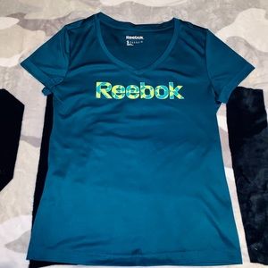 Small Reebok Athletic stretchy shirt!